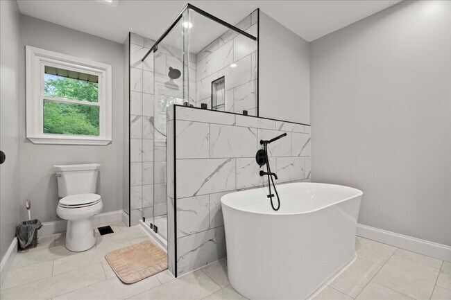 Building Photo - 511 Arbor Dr