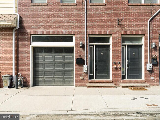 Building Photo - 1118 Dunton St