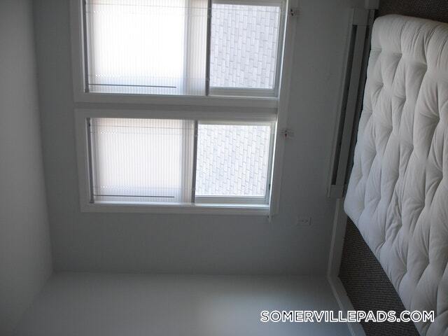 Building Photo - 14 Curtis Ave