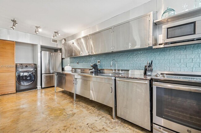 Building Photo - 1401 S Ocean Dr