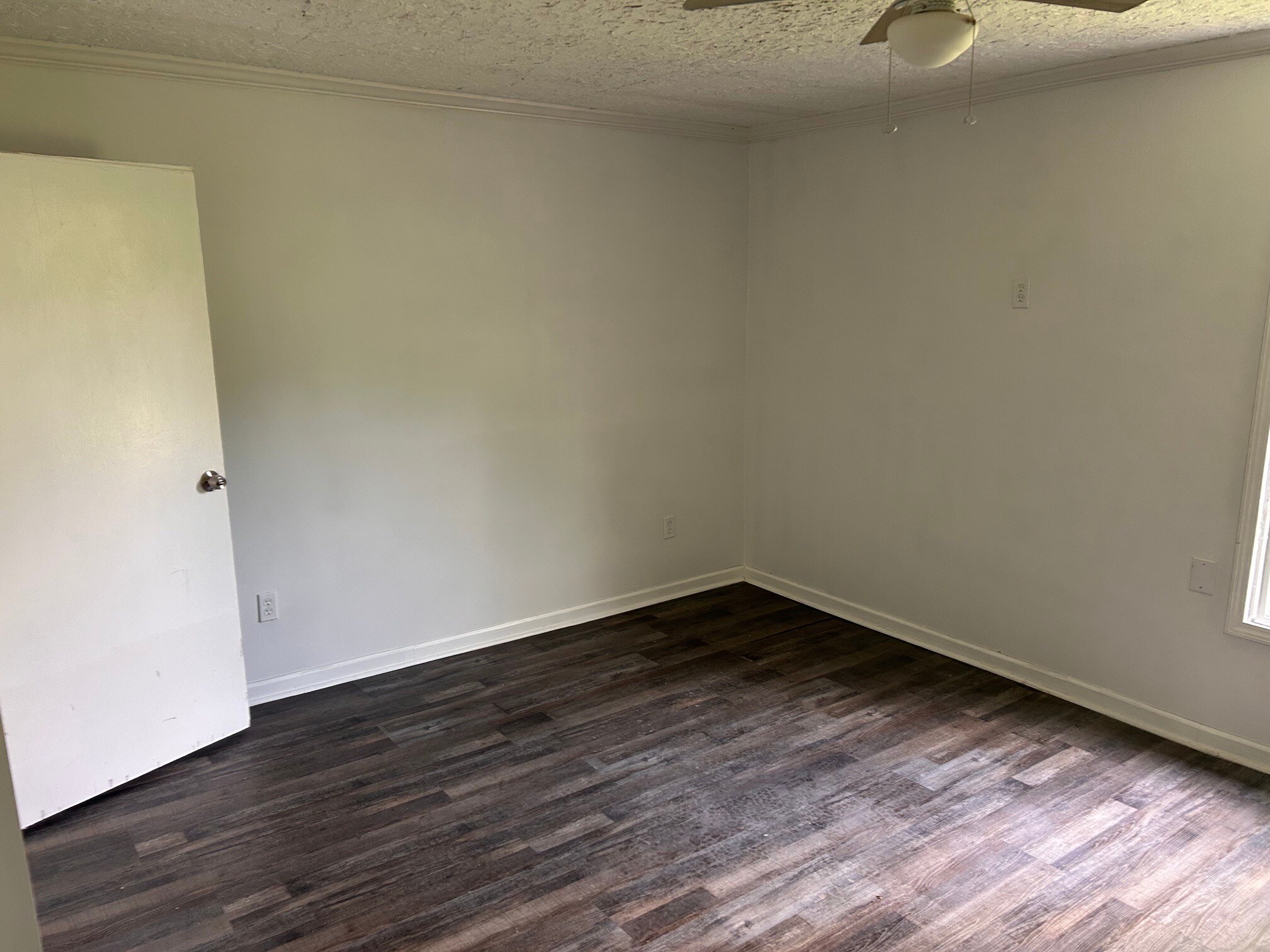 Building Photo - 106 3rd Ave