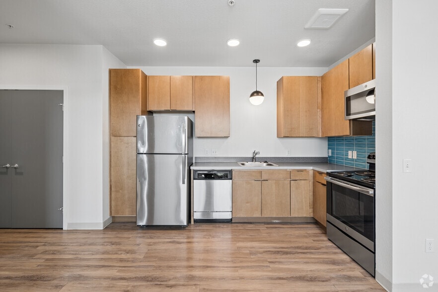2BR, 1BA - 707SF - Kitchen - Indy Street Flats