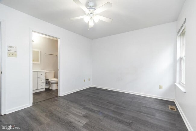 Building Photo - 483 Fort Hill Cir