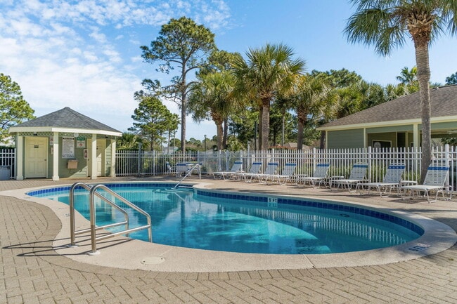 Building Photo - 374 S Shore Dr