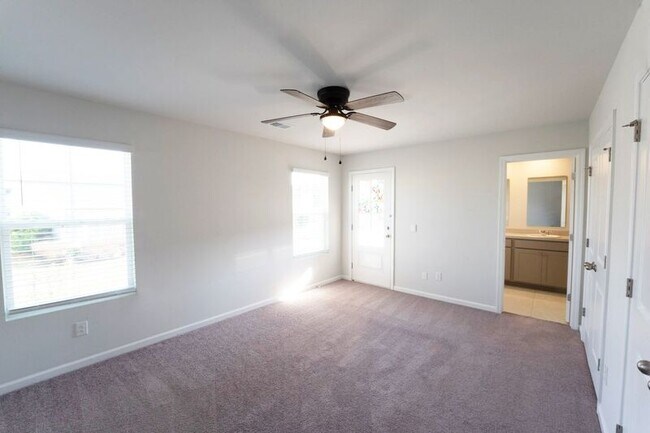 Building Photo - 8J Crabapple Cir
