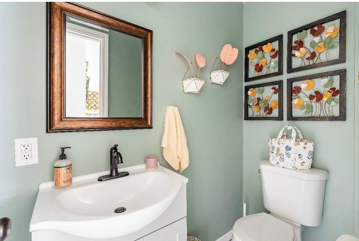 Half bathroom is brand new - 1420 E Market St