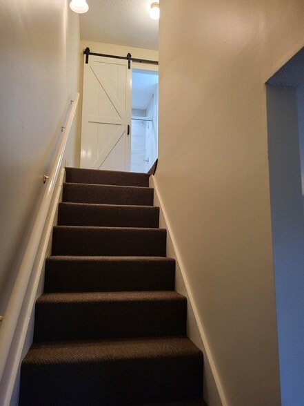 Building Photo - 1860 Lowe St