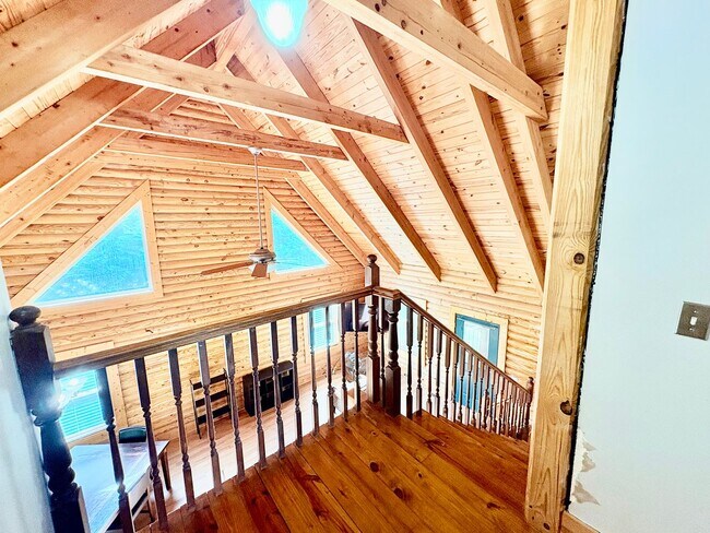 Building Photo - 413 Skyview Dr