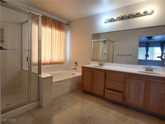 Building Photo - 9530 W Mesa Vista Ave