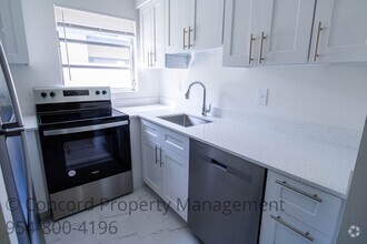 Building Photo - Newly Renovated 2 Bedroom 1 Bathroom Apart...