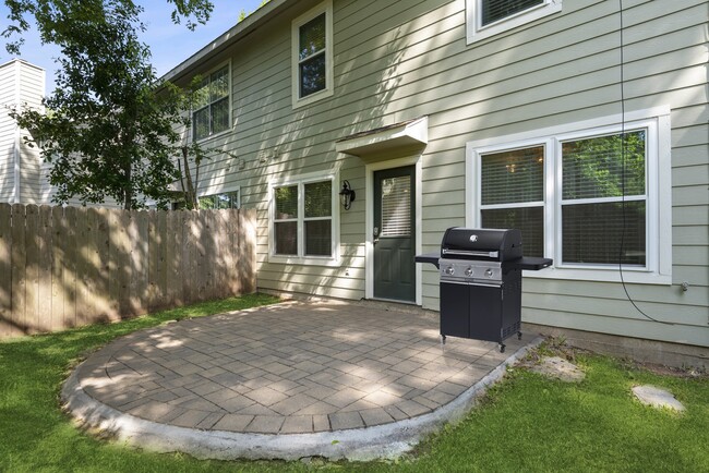 Building Photo - 35 N Walden Elms Cir