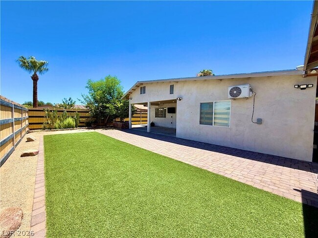 Building Photo - 6144 Rosalita Ave