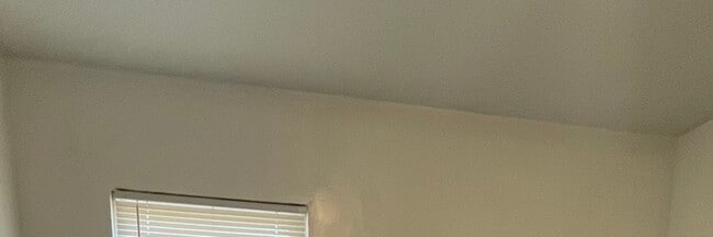 Building Photo - 7352 S Yale Ave