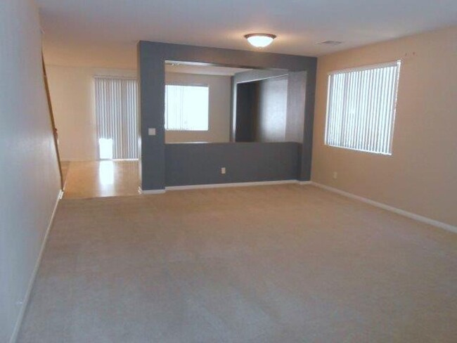 Building Photo - Beautiful 4 Bedroom Home in Summerlin