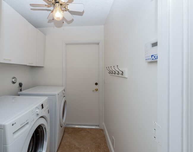 Building Photo - 5514 NW 41st Terrace
