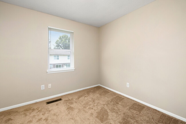 Building Photo - 1121 Alice Dr