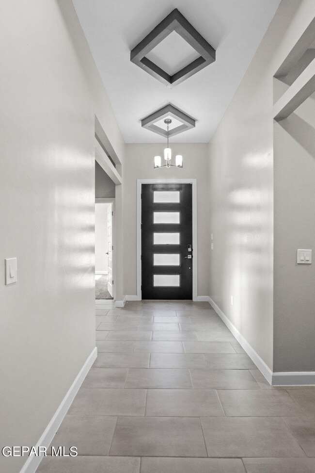 Building Photo - 12300 Desert Heights Ct