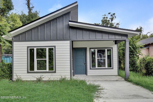 Building Photo - 2291 Clemente Dr