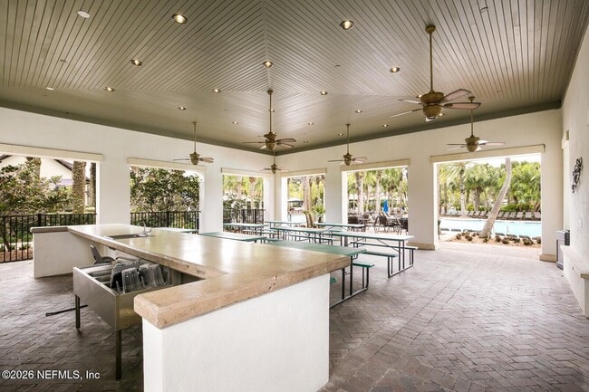 Building Photo - 156 Latham Dr