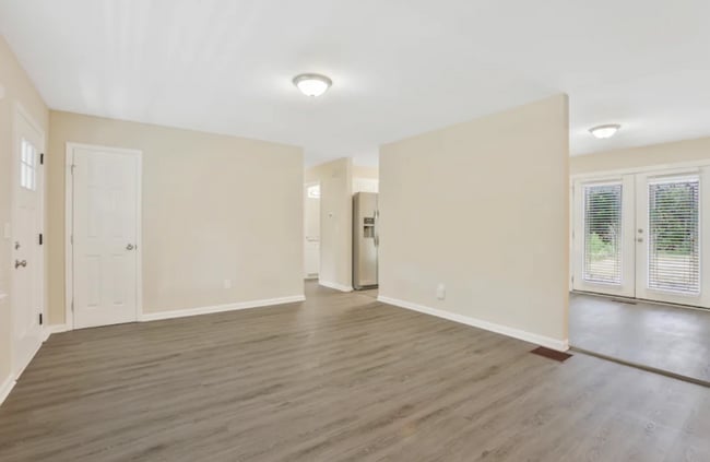Building Photo - 107 Huntwood Dr