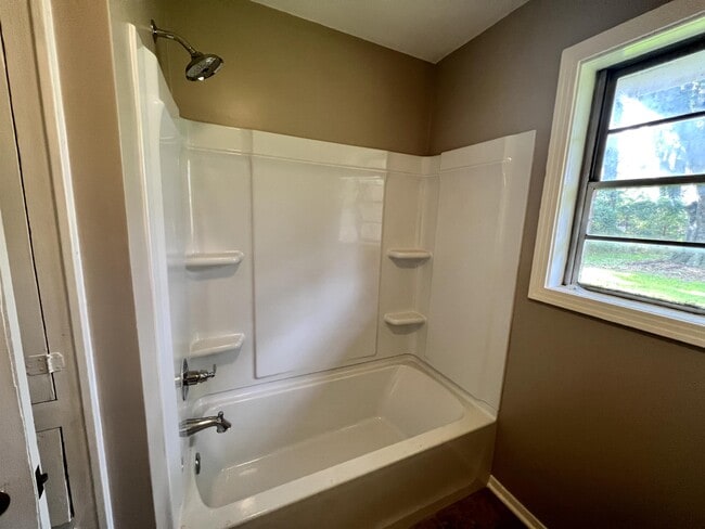 Building Photo - 703 Camellia Dr