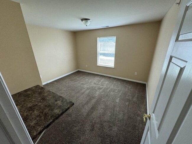 Building Photo - 601 Honeysuckle Ln