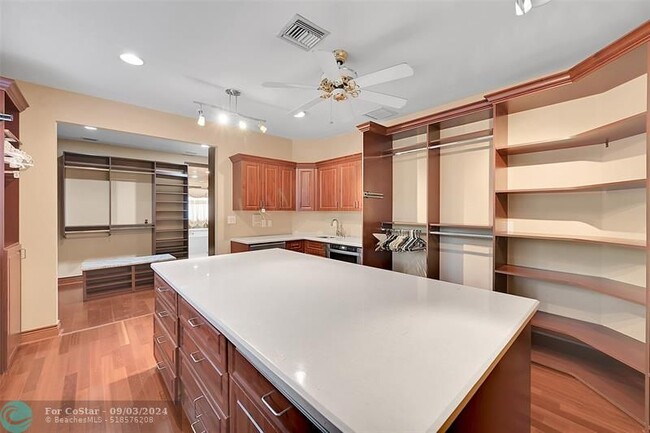 Building Photo - 4200 Coral Hills Dr