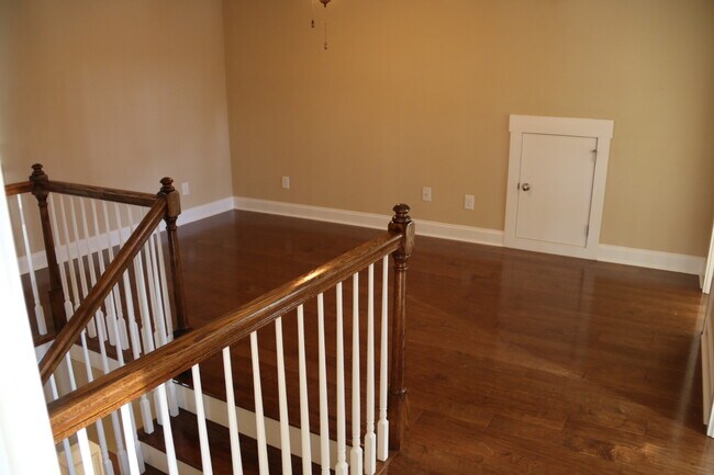 Building Photo - Executive Rental in Cypress Point S/D