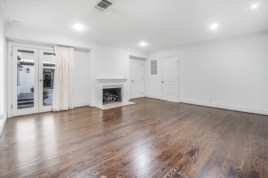 Building Photo - 114 S Layton Dr