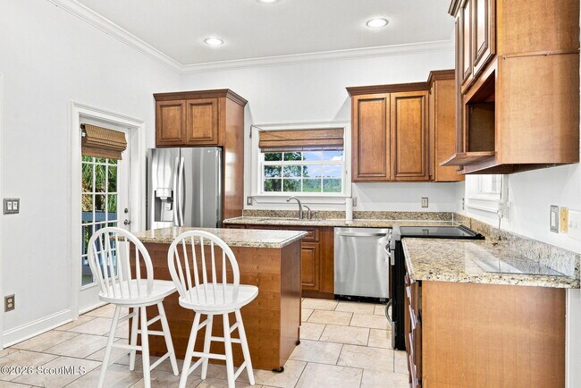 Building Photo - 1066 Patterson Is