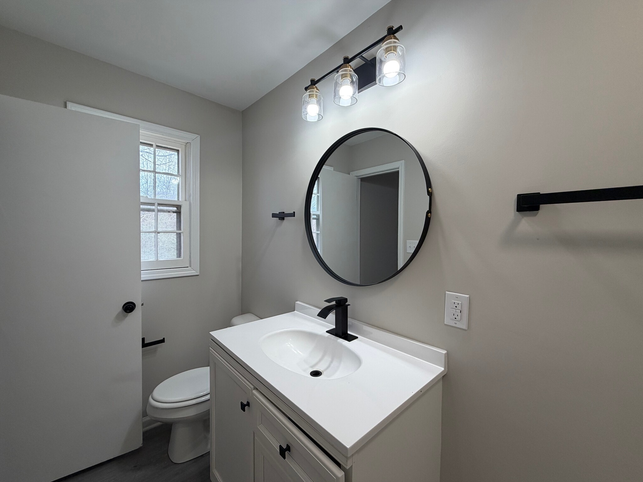 Building Photo - 308 Donna Ave