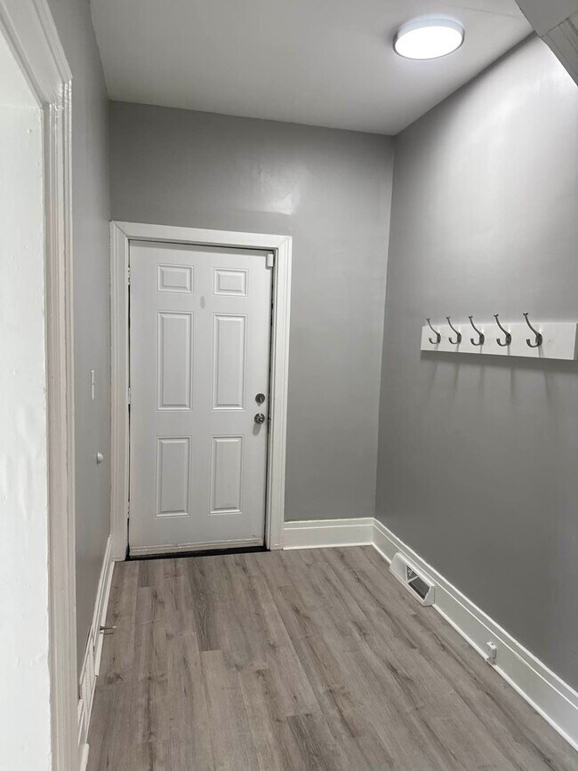 Building Photo - 109 Unger Ave