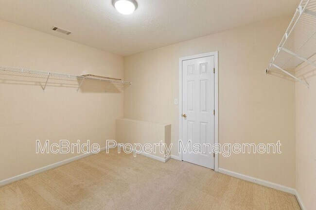 Building Photo - 429 Snead Way
