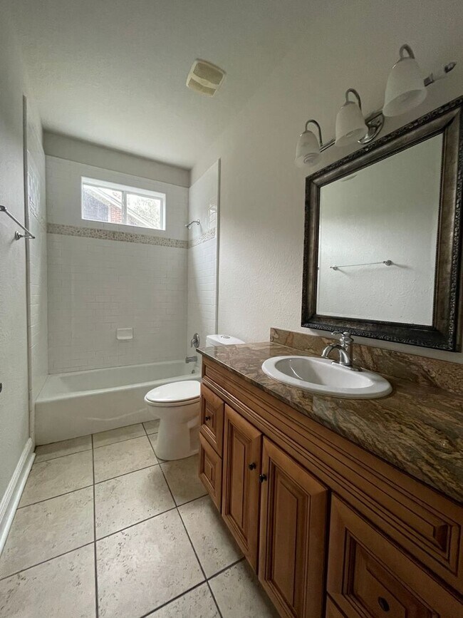 Building Photo - 1330 N Duval St