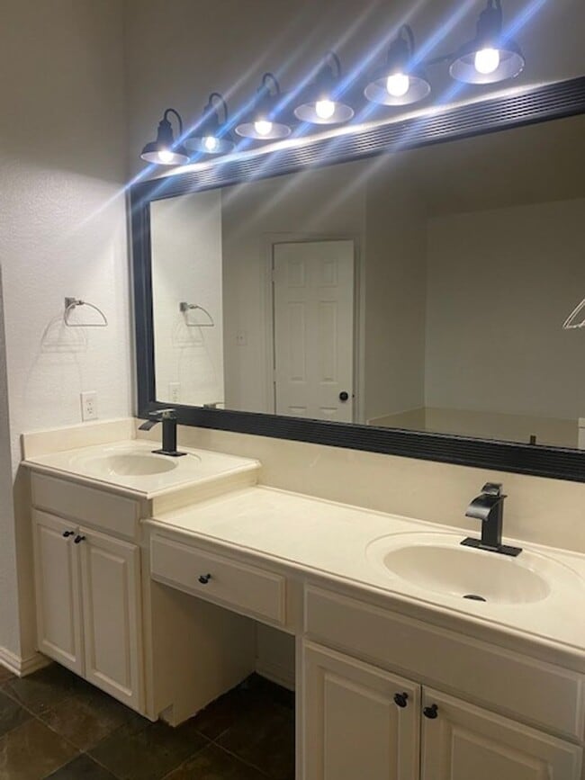 Building Photo - Charming Home in Coppell! LOCATION, LOCATION, LOCATION!