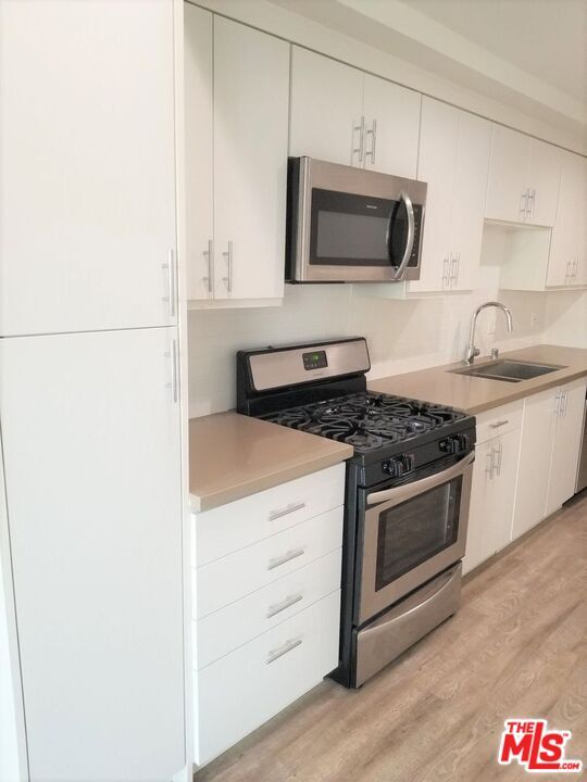 Building Photo - 744 Hartford Ave