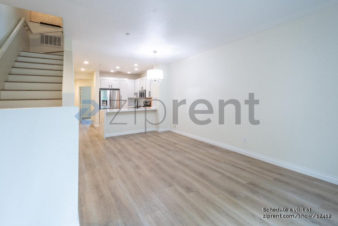 Building Photo - 16935 Laurel Hill Ln