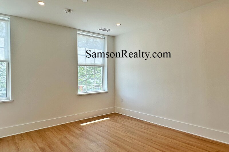 Building Photo - 31 Hope St