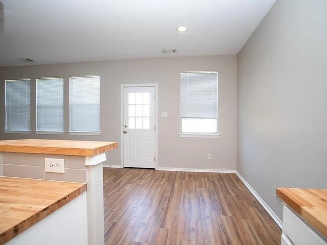 Building Photo - 13147 Peppergate Ln