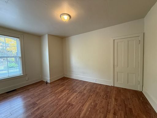 Building Photo - 3-Bedroom House with Laundry and SunRoom Close to University of Washington