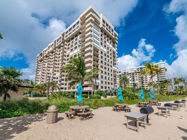 Building Photo - 5000 N Ocean Blvd