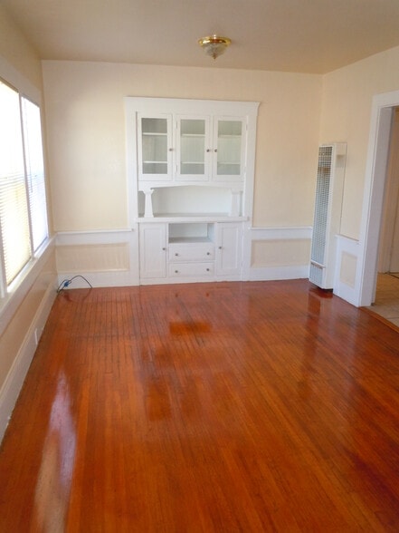 Building Photo - 1094 Aileen St