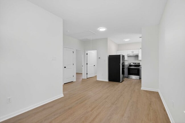 Building Photo - 2001-2003 Scotty Ct