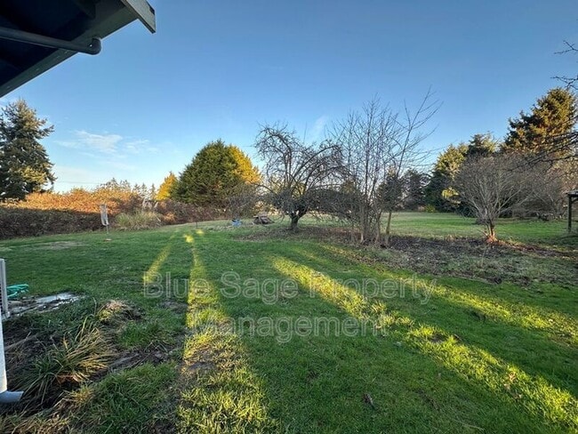 Building Photo - 43 Breeze Way