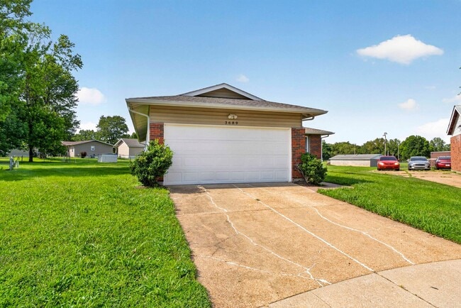 Building Photo - 3689 Whispering Woods Dr