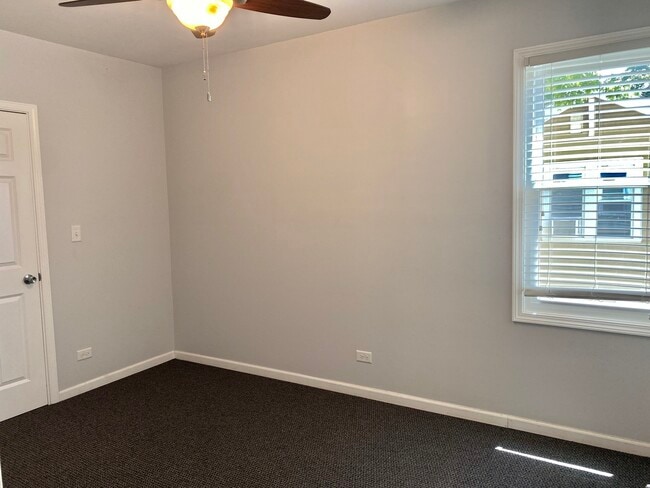 Building Photo - 914 Clay St