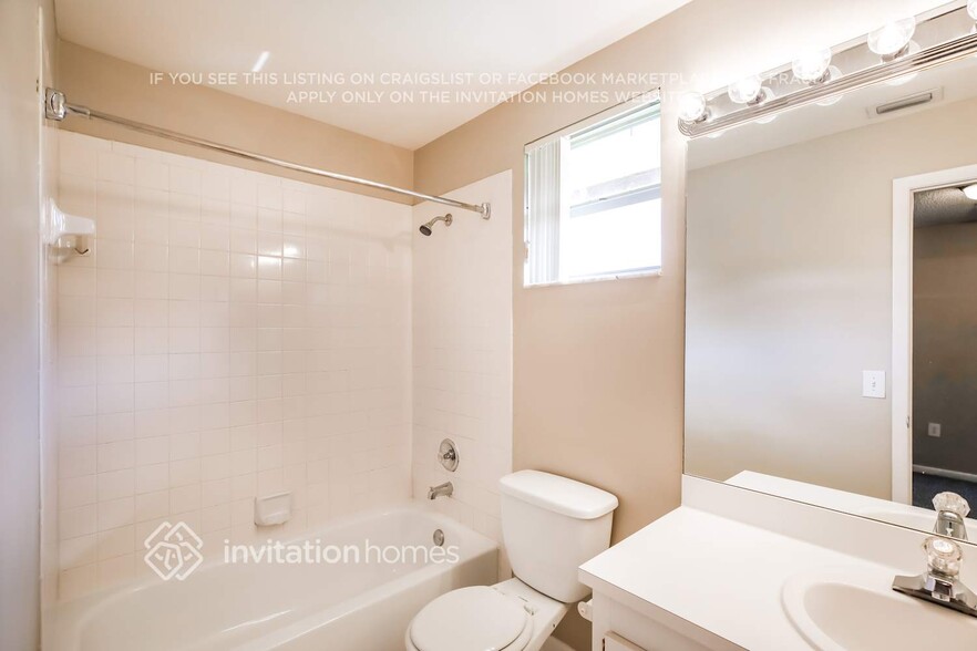 Building Photo - 4201 NW 120th Ln