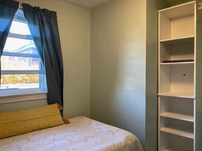 Building Photo - 234 Kennebec St