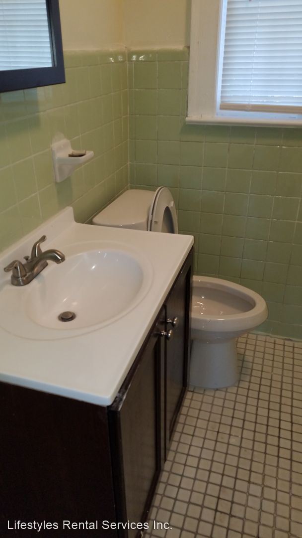 Building Photo - 3 br, 1 bath House - 6410 N Pearl St