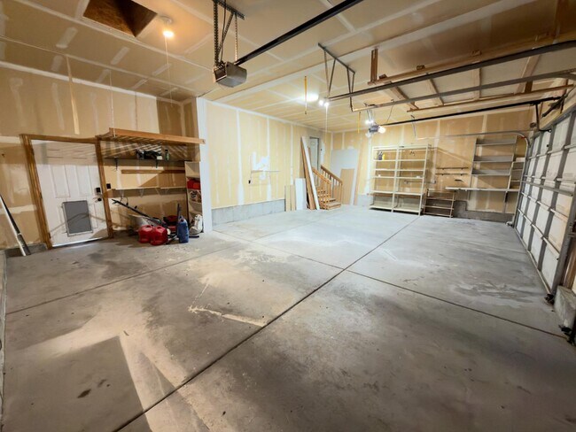 Building Photo - 317 W Farmside Dr